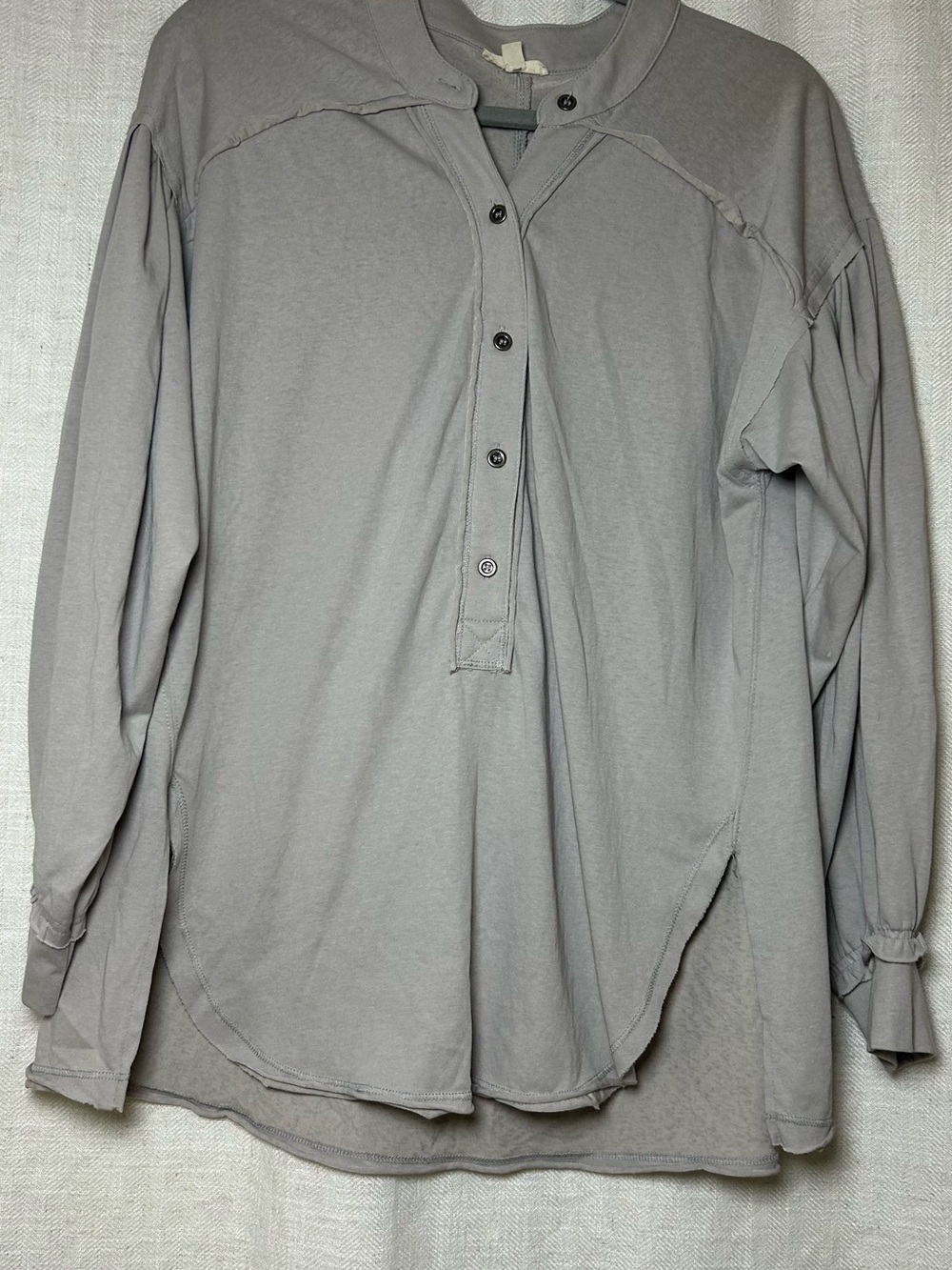 Easel Los Angeles Gray Henley Long Sleeve Top Pleated Curved Hem S